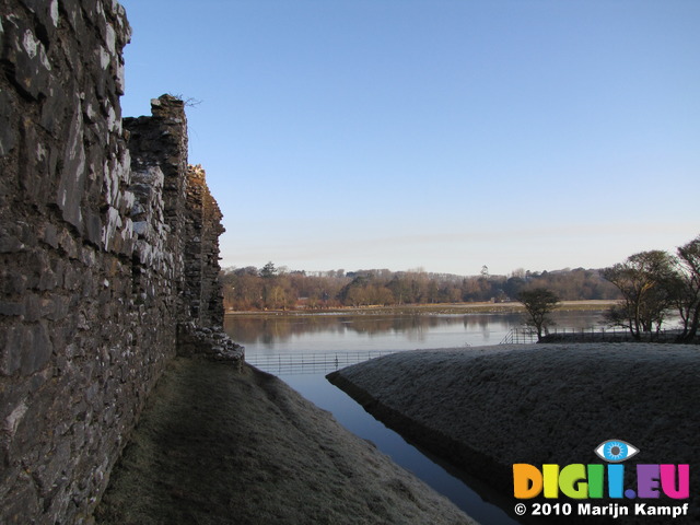 SX12456 High water at Ogmore Castle